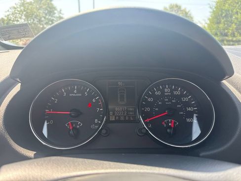 Used 2015 Nissan Rogue S w/ Convenience Package FWD image 10