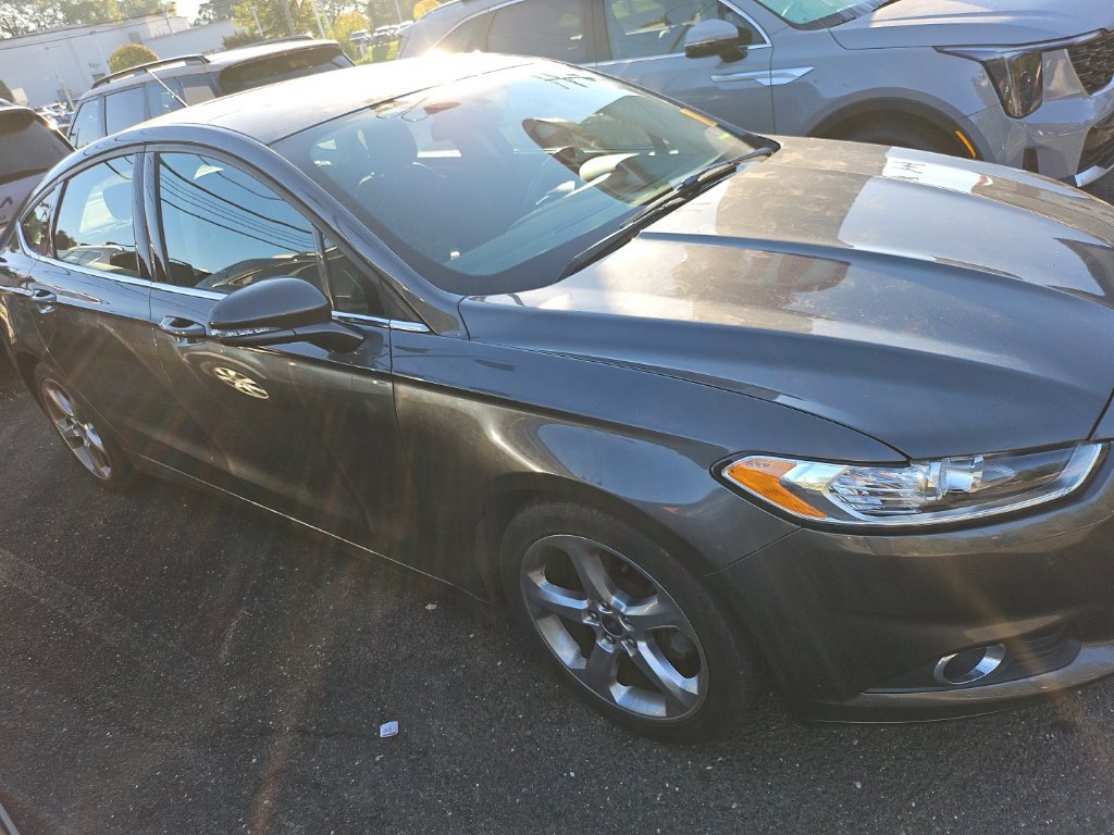 Used 2015 Ford Fusion SE FWD image 6
