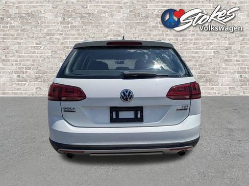 Used 2017 Volkswagen Golf Alltrack S AWD/4WD image 5