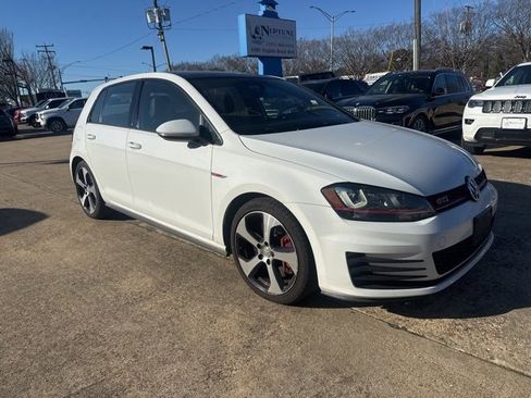 Used 2017 Volkswagen GTI S image 3