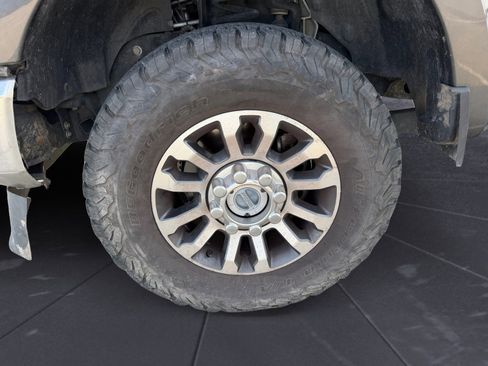 Used 2020 Ford F350 Lariat w/ Lariat Value Package image 13