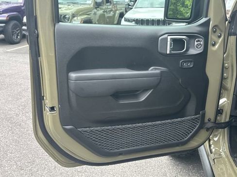 New 2026 Jeep Gladiator Sport AWD/4WD image 10