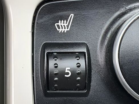 Used 2016 Ford C-MAX SEL w/ Equipment Group 302A FWD image 13