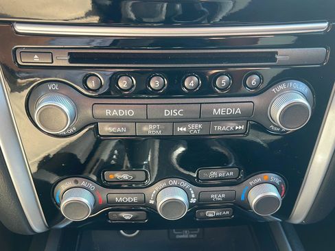Used 2019 Nissan Pathfinder SV FWD image 57