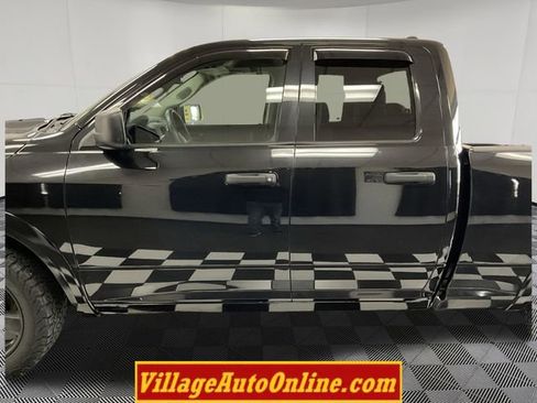 Used 2015 RAM 1500 Express w/ Black Ram 1500 Express Group image 16