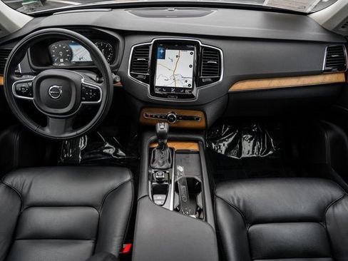 Used 2022 Volvo XC90 T6 Momentum w/ Advanced Package image 22