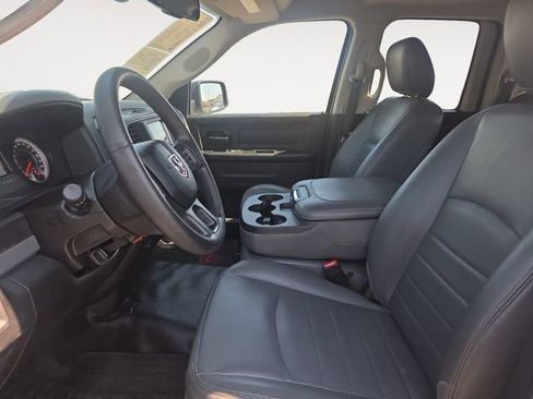 Used 2017 RAM 1500 Express AWD/4WD image 9