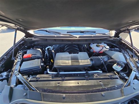 Used 2025 Chevrolet Tahoe Z71 w/ Comfort Package image 32