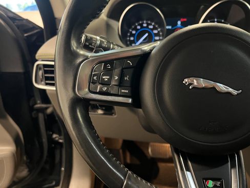 Used 2017 Jaguar F-PACE R-Sport AWD/4WD image 13