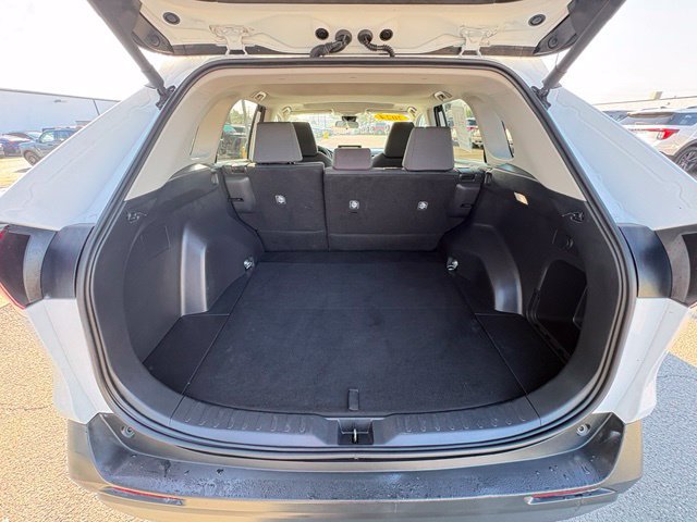 Used 2024 Toyota RAV4 XLE w/ Convenience Package FWD image 31