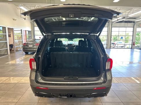 Used 2025 Ford Explorer ST-Line AWD/4WD image 28