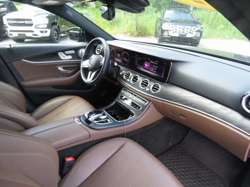 Used 2020 Mercedes-Benz E 350 4MATIC Sedan image 13