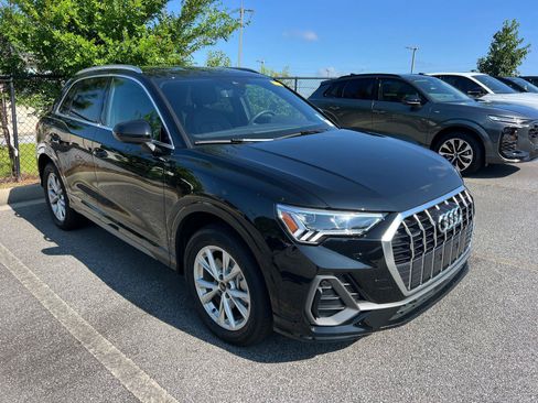 Used 2025 Audi Q3 2.0T Premium w/ Convenience Package AWD/4WD image 3