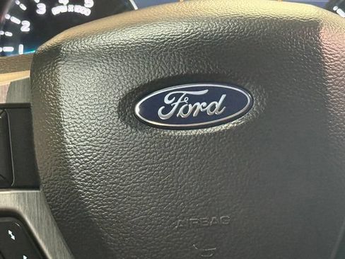 Used 2022 Ford F350 Platinum w/ Tremor Off-Road Package AWD/4WD image 18