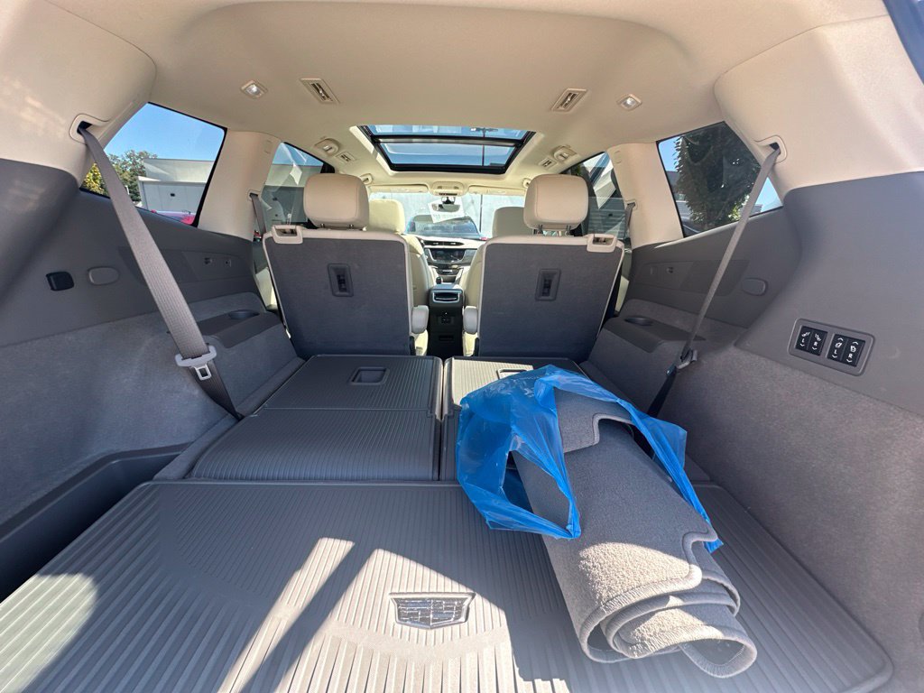 Used 2023 Cadillac XT6 Premium Luxury w/ Technology Package AWD/4WD image 25