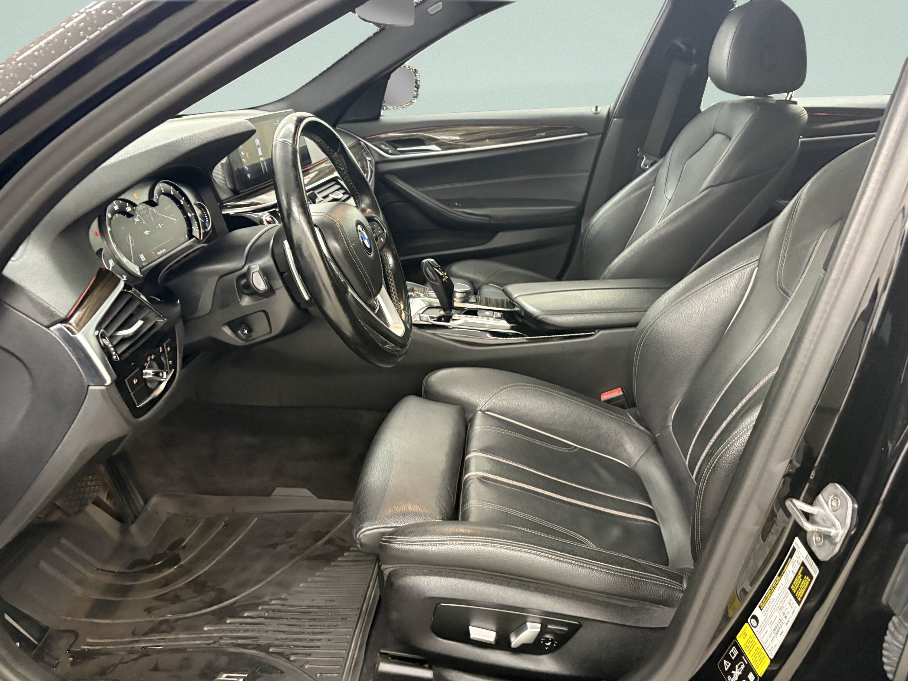 Used 2018 BMW 530i xDrive AWD/4WD image 12