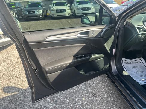 Used 2013 Ford Fusion SE FWD image 11