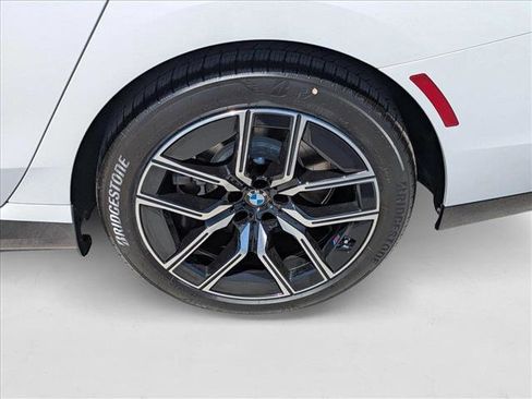 New 2025 BMW 750e xDrive 750e xDrive image 10