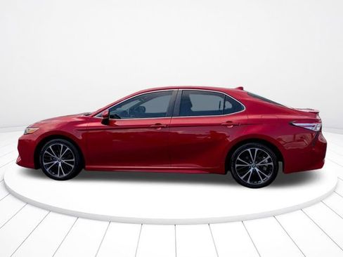 Used 2020 Toyota Camry SE FWD image 6