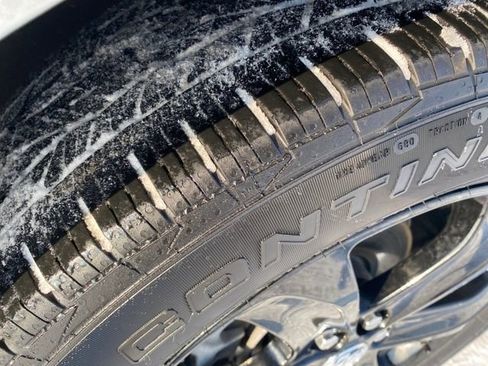 Used 2023 Buick Enclave Essence w/ Sport Touring Edition image 22