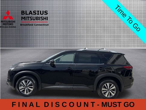 Used 2023 Nissan Pathfinder SL AWD/4WD image 19