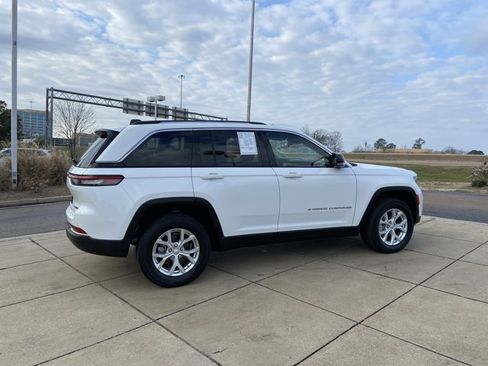 Used 2023 Jeep Grand Cherokee Limited image 11