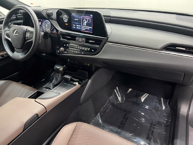 Certified 2022 Lexus ES 300h w/ Premium Package FWD image 12