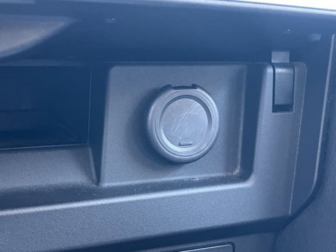 Used 2023 Nissan Armada SL w/ Captain's Chairs Package image 8