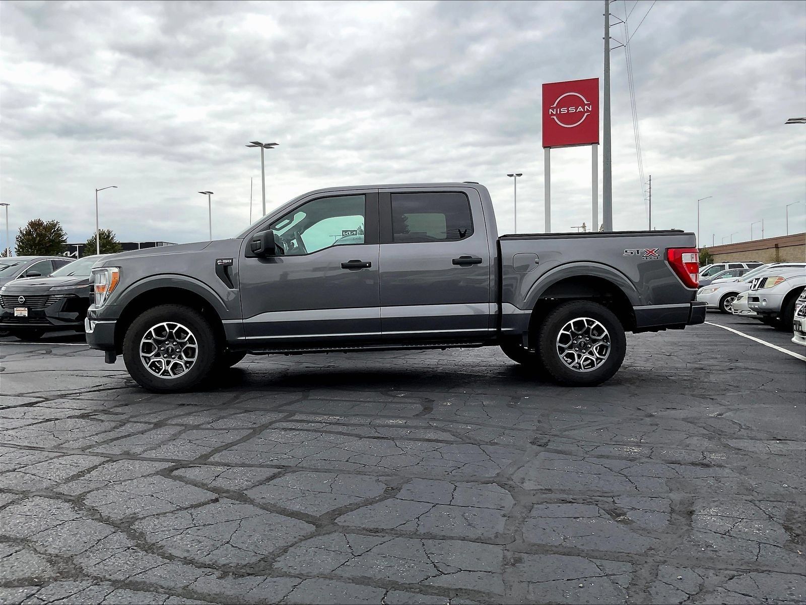 Used 2021 Ford F150 XL w/ STX Appearance Package AWD/4WD image 4