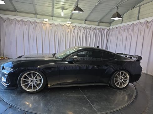 Used 2024 Ford Mustang GT Premium image 3