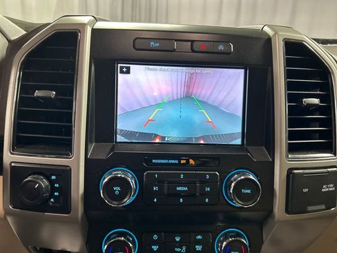 Used 2019 Ford F150 Lariat image 16