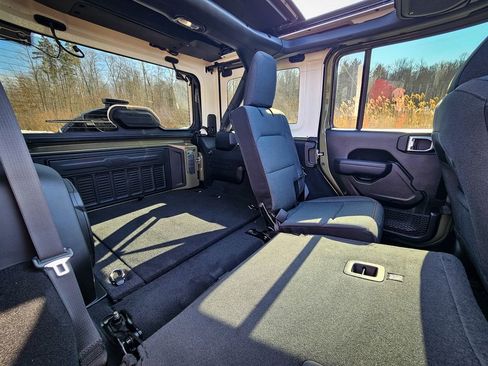 New 2026 Jeep Wrangler Sport S image 34
