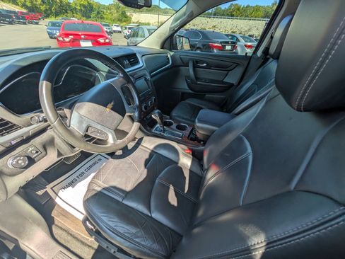 Used 2014 Chevrolet Traverse LT AWD/4WD image 19