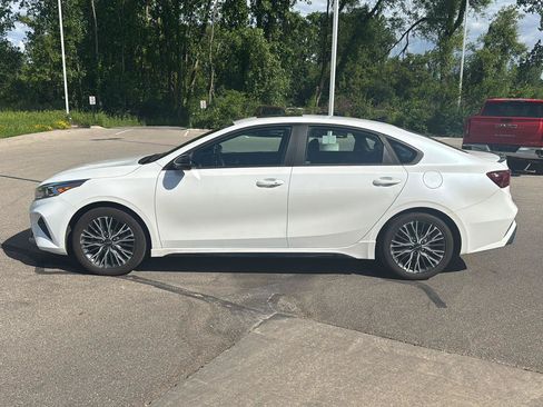 Used 2023 Kia Forte GT-Line w/ GT-Line Premium Package FWD image 2