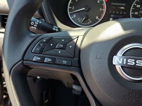 Used 2025 Nissan Sentra S FWD image 16