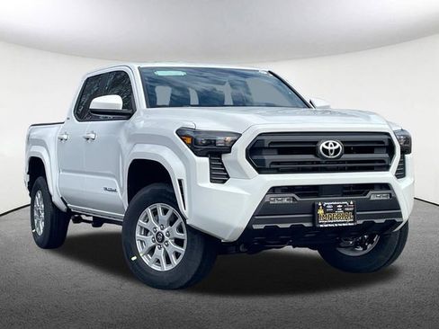 New 2026 Toyota Tacoma SR5 image 2