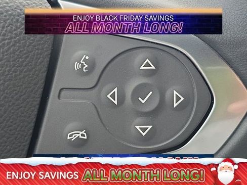 Used 2023 Chevrolet Traverse LT image 26