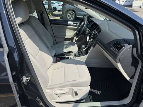 Used 2019 Volkswagen Golf S FWD image 27