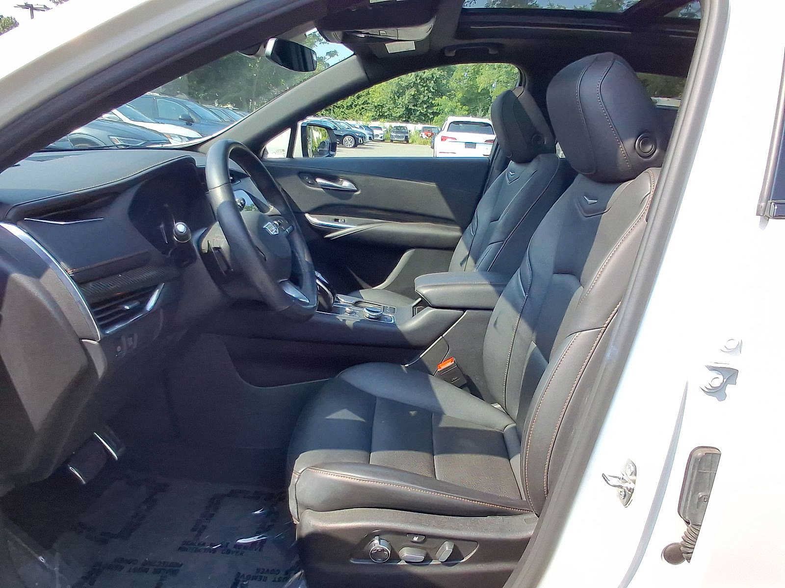 Used 2023 Cadillac XT4 Sport AWD/4WD image 17