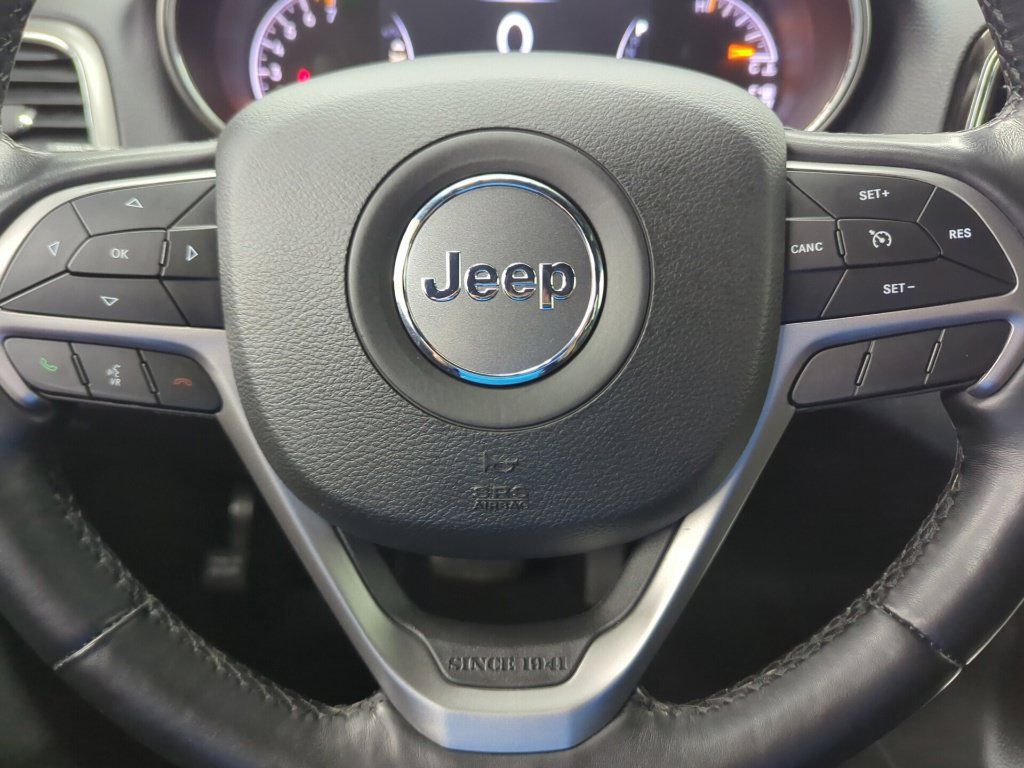 Used 2021 Jeep Grand Cherokee Laredo X AWD/4WD image 12