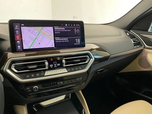 Certified 2023 BMW X4 xDrive30i w/ Premium Package image 25