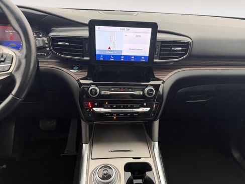 Used 2021 Ford Explorer Limited w/ Equipment Group 301A image 10