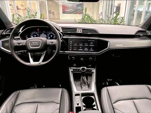 Used 2024 Audi Q3 2.0T Premium w/ Convenience Package AWD/4WD image 16