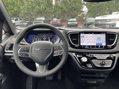 New 2026 Chrysler Pacifica Select FWD image 26