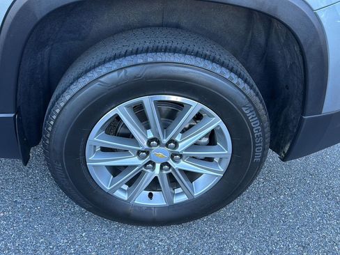 Used 2023 Chevrolet Traverse LT image 31