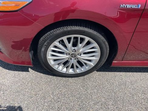 Used 2020 Toyota Camry XLE FWD image 12