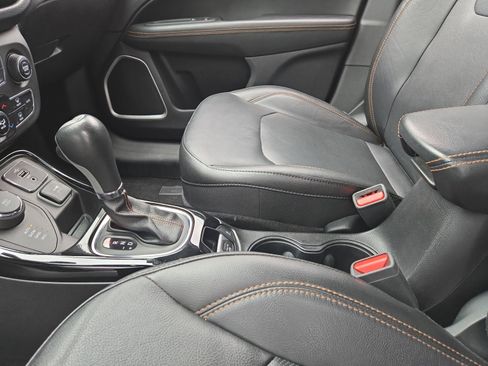 Used 2019 Jeep Compass Limited image 22