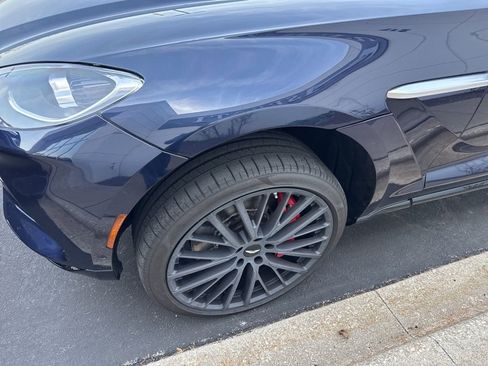 Used 2021 Aston Martin DBX image 2