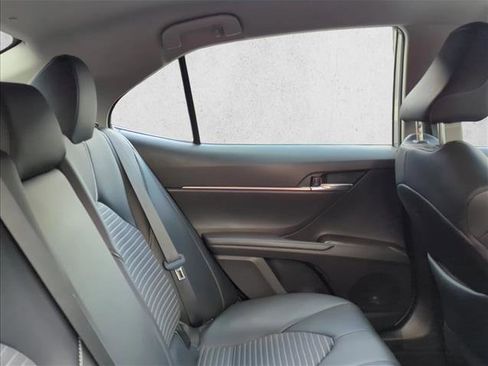 Used 2024 Toyota Camry SE image 20