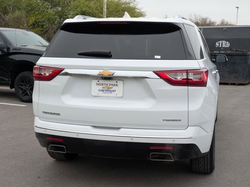 Certified 2021 Chevrolet Traverse Premier image 3